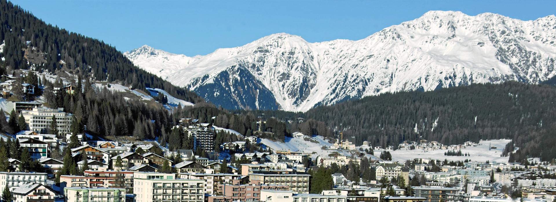 The original birthplace of skiing in the Swiss Alps, Davos and Klosters between them are host to 6 different ski areas with over 300km of pistes.
